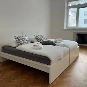  Ubytování v soukromí Soukromy V Tripokojovem Byte - Private In Three Flat